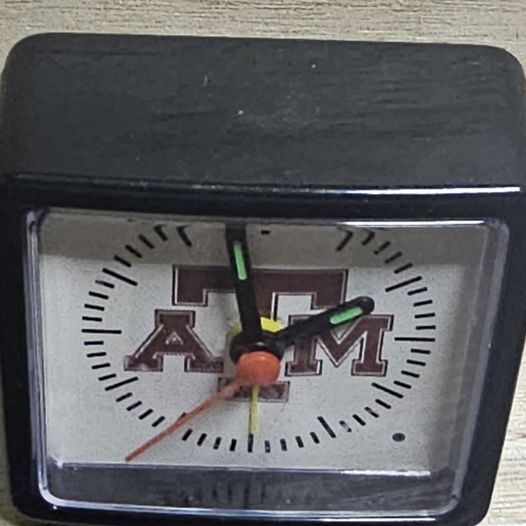Texas A&M Mini Clock‎ - Picture 5 of 9